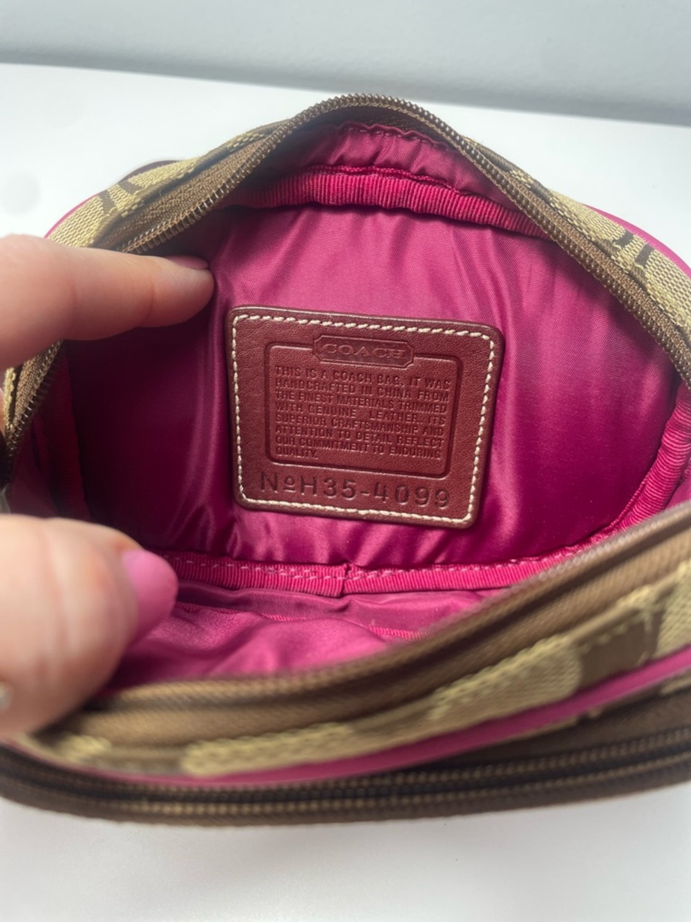 Rare Coach Vintage Jacquard Signature "C" Pink Suede Crossbody Bag - Picture 2 of 12